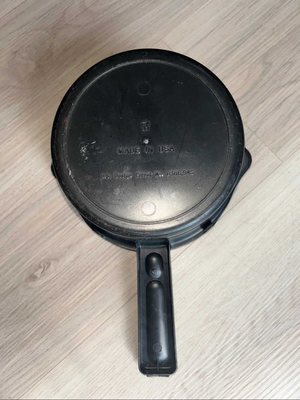 Pampered Chef Micro Cooker Black Microwavable Steamer Strainer Pot Made in USA